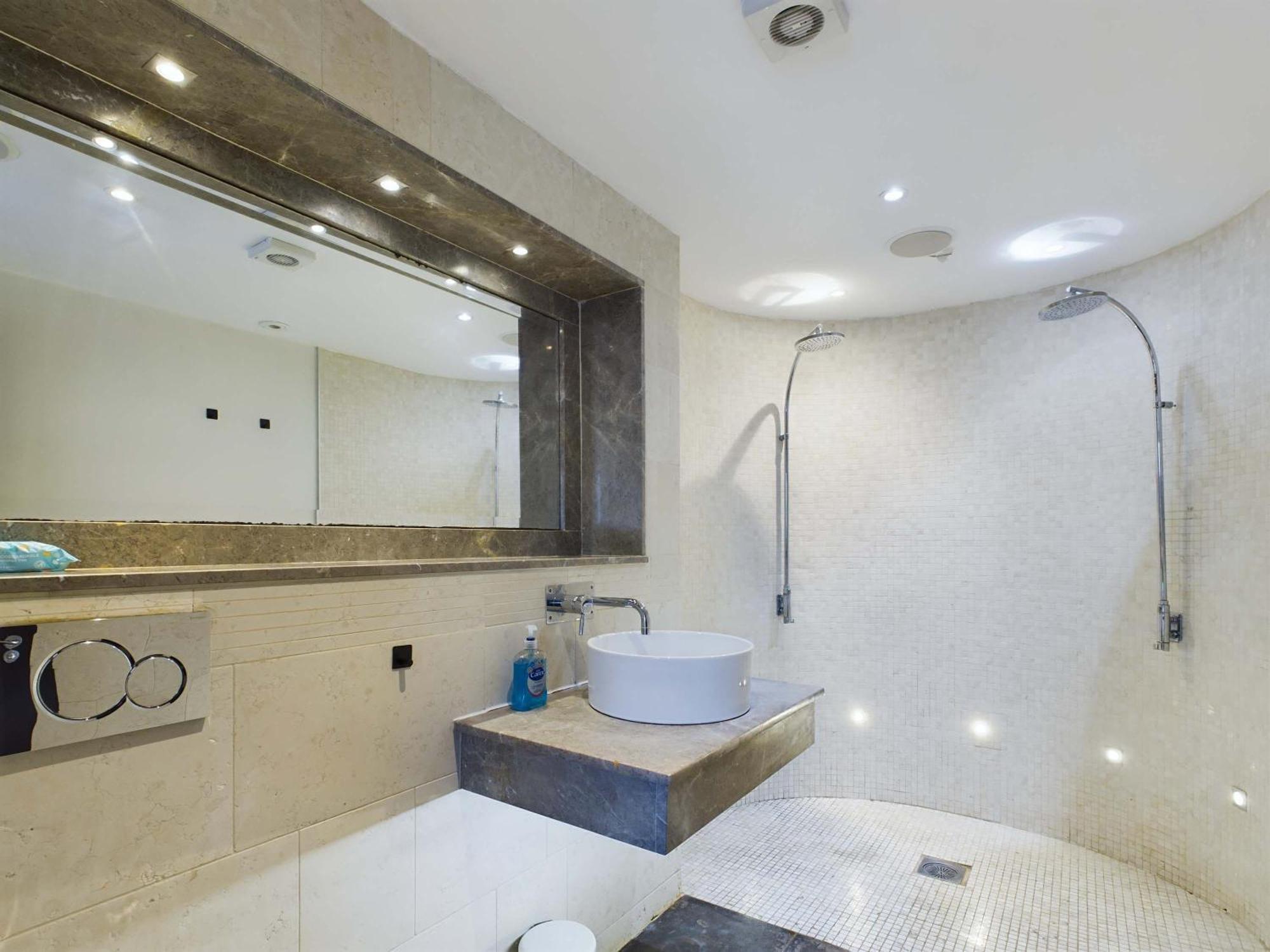 Luxurious 3 Bedroom In Belfast
