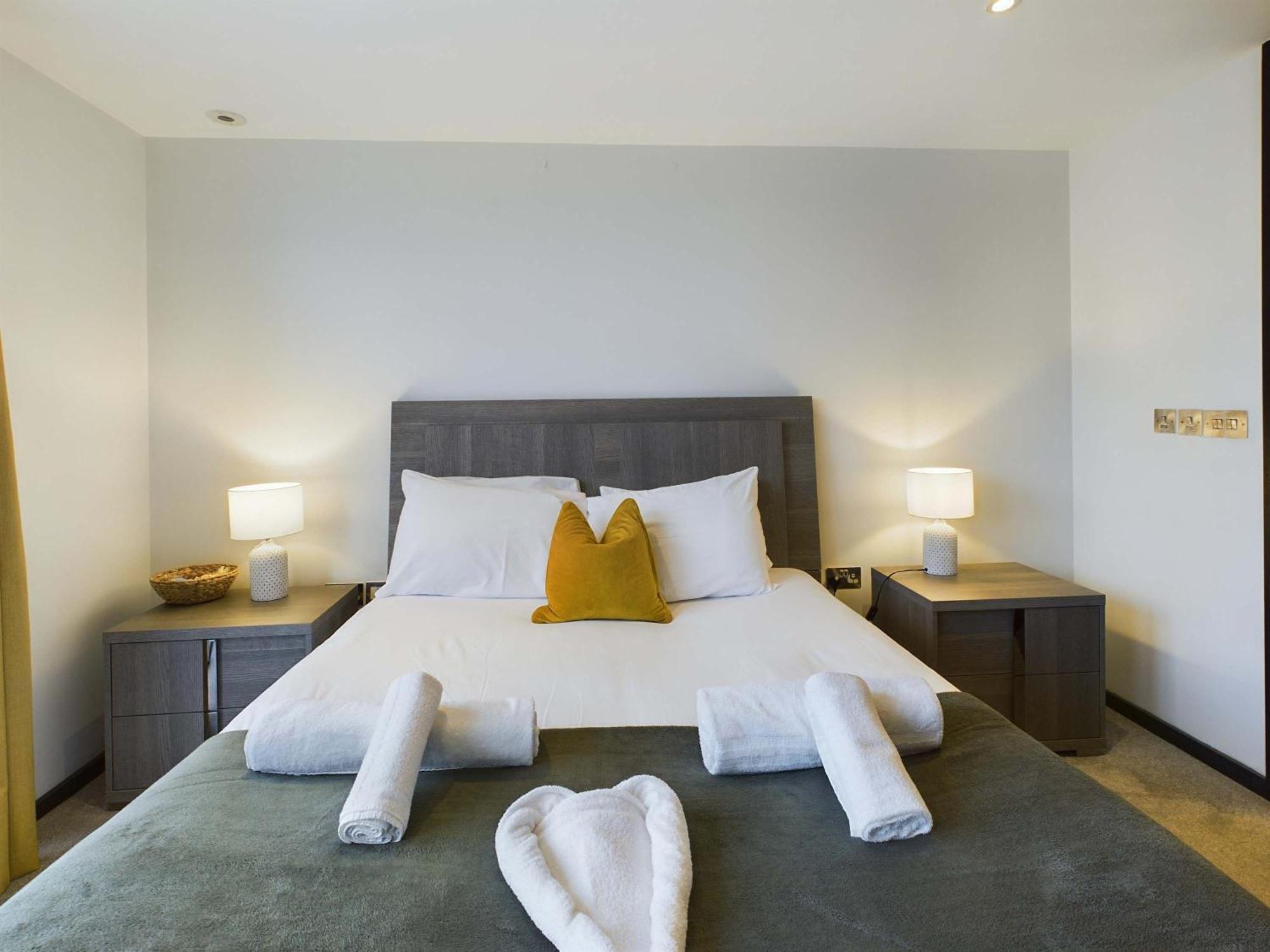 Luxurious 3 Bedroom In Apartment