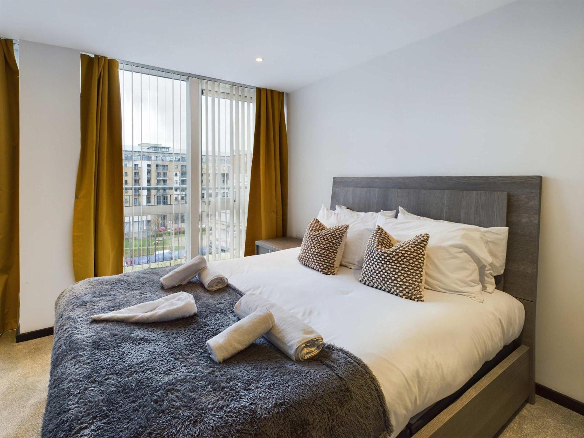 Apartment Luxurious 3 Bedroom In *