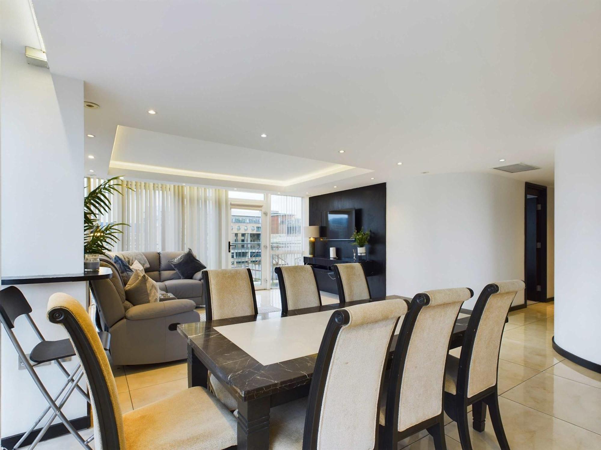 Apartment Luxurious 3 Bedroom In Belfast
